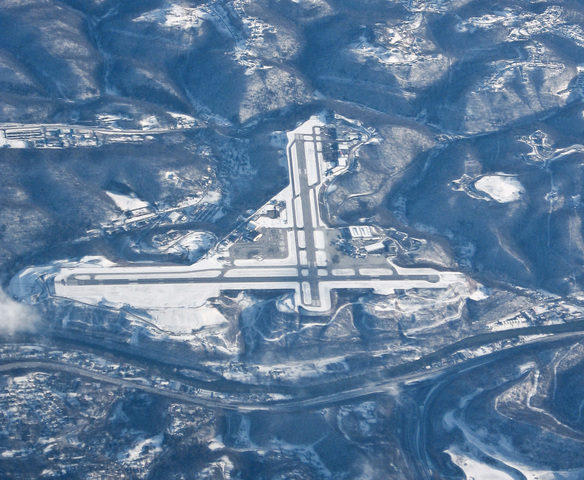 20090121_0693_yeager_airportp_standard