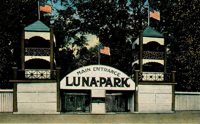 Lunaparkpostcard_standard
