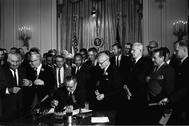 Lbj_signing_civilrightsact_276-10-wh64_med_standard
